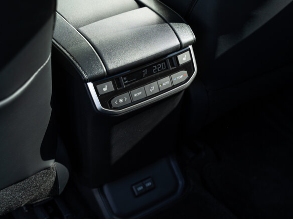 2026 Toyota Highlander IV (XU70), белый - вид 12