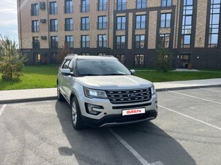 2016 Ford Explorer V Рестайлинг, серебристый, 1790000 рублей, вид 2