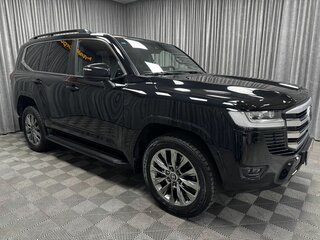 2022 Toyota Land Cruiser 300 Series, чёрный, 9188000 рублей, вид 3