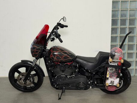 2021 Harley-Davidson Street Bob, чёрный, 1100000 рублей, вид 1