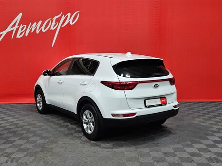 2016 Kia Sportage IV, белый, 1850000 рублей, вид 3