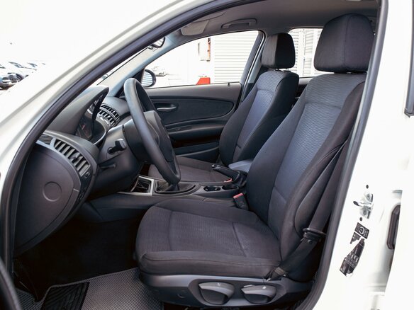 2008 BMW 1 серии 116i I (E81/E82/E87/E88) Рестайлинг, белый, 895000 рублей - вид 10