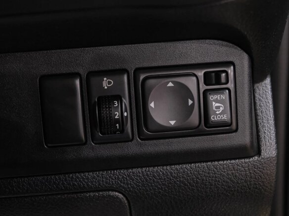2010 Nissan Note I Рестайлинг, серебристый, 679000 рублей - вид 17