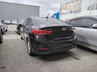 2017 Hyundai Solaris II, чёрный, 790000 рублей, вид 5