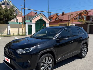 2021 Toyota RAV4 V (XA50), чёрный, 3920000 рублей, вид 2
