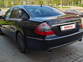 2008 Mercedes-Benz E-Класс 550 III (W211, S211) Рестайлинг, чёрный, 1600000 рублей, вид 4