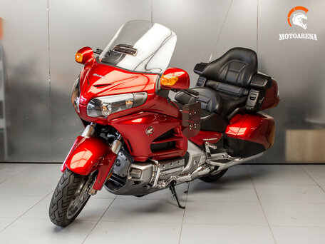 2017 Honda GL 1800 Gold Wing, пурпурный, 1634448 рублей, вид 3