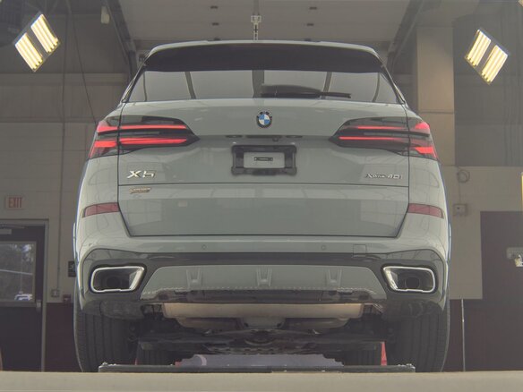 2024 BMW X5 40i IV (G05/G18) Рестайлинг, серый - вид 5