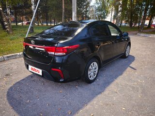2019 Kia Rio IV, чёрный, 1200000 рублей, вид 5