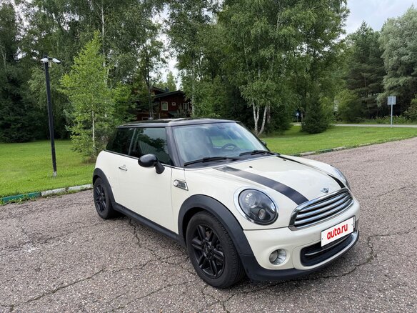 2012 Mini Hatch Cooper II (R56) Рестайлинг, белый - вид 5