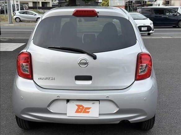 2022 Nissan March IV (K13) Рестайлинг, серебристый, 780000 рублей - вид 4