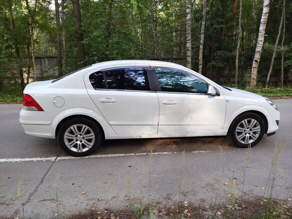 2011 Opel Astra H Рестайлинг, белый, 650000 рублей - вид 7
