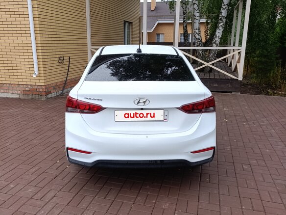 2019 Hyundai Solaris II, белый, 630000 рублей - вид 2