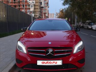 2014 Mercedes-Benz A-Класс 180 III (W176), красный, 1550000 рублей, вид 1