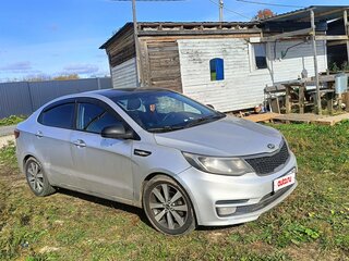 2015 Kia Rio III Рестайлинг, серебристый, 57000 рублей, вид 5