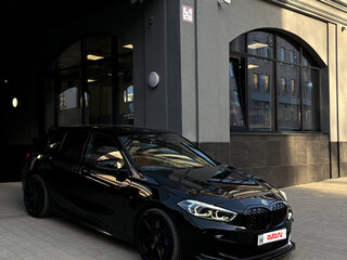 2022 BMW 1 серии M135i xDrive III (F40), чёрный, 3890000 рублей, вид 2