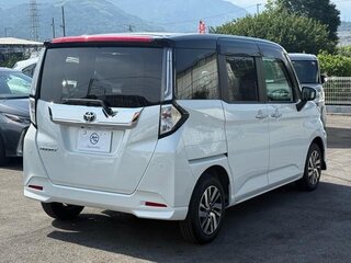 2023 Toyota Roomy I Рестайлинг, белый, 930100 рублей, вид 3
