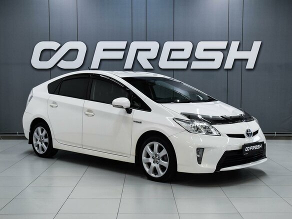 2015 Toyota Prius III Рестайлинг (XW30), белый, 1169000 рублей