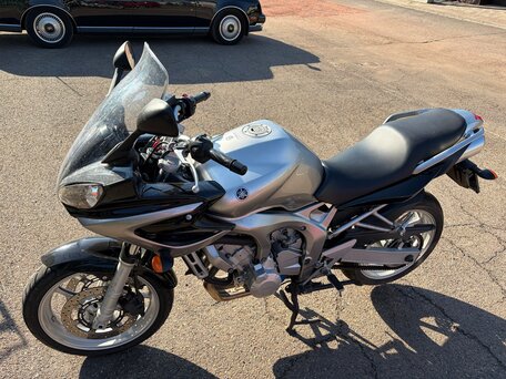 2005 Yamaha FZ6, серебристый, 400000 рублей, вид 4