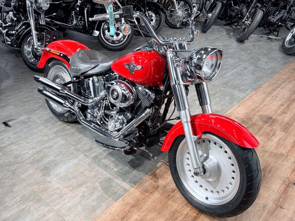 2010 Harley-Davidson Fat Boy, красный, 1099000 рублей
