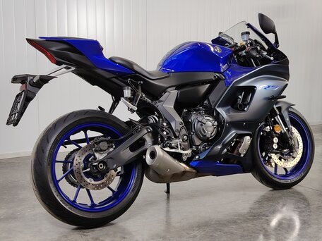 2023 Yamaha YZF-R7, синий, 849000 рублей, вид 5