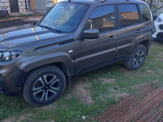 2024 Lada (ВАЗ) Niva Travel I, коричневый, 1380000 рублей, вид 2