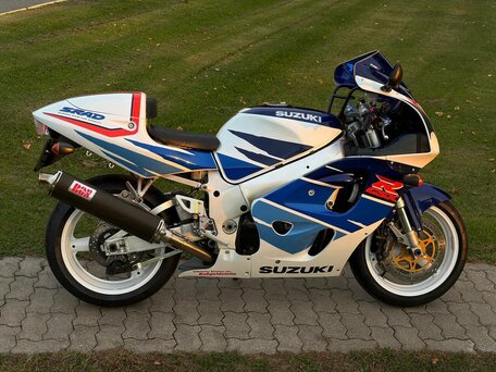 1997 Suzuki GSX-R 750, белый, 500000 рублей, вид 1