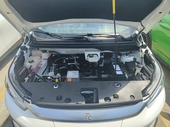 2024 BYD Yuan Pro (47 kWh) I Рестайлинг 2 (Pro), белый - вид 16