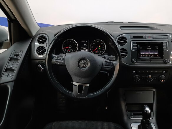 2015 Volkswagen Tiguan I Рестайлинг, серебристый - вид 17
