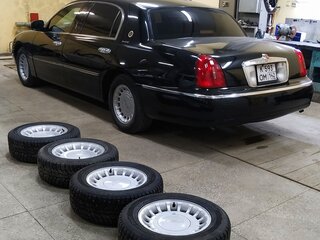2001 Lincoln Town Car III, чёрный, 1900000 рублей, вид 5