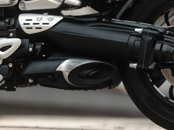 2023 Triumph Rocket 3, серебристый, 2490000 рублей - вид 15