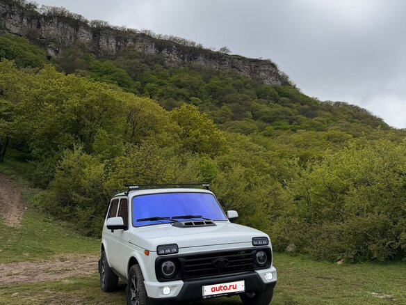 2019 Lada (ВАЗ) 2121 (4x4) Urban I Рестайлинг, белый, 730000 рублей - вид 4