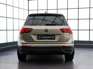 2021 Volkswagen Tiguan II Рестайлинг, коричневый, 2799000 рублей, вид 5