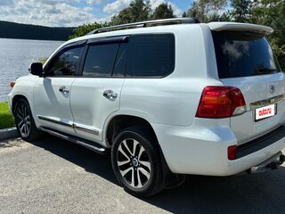 2012 Toyota Land Cruiser 200 Series Рестайлинг 1, белый, 3300000 рублей, вид 3