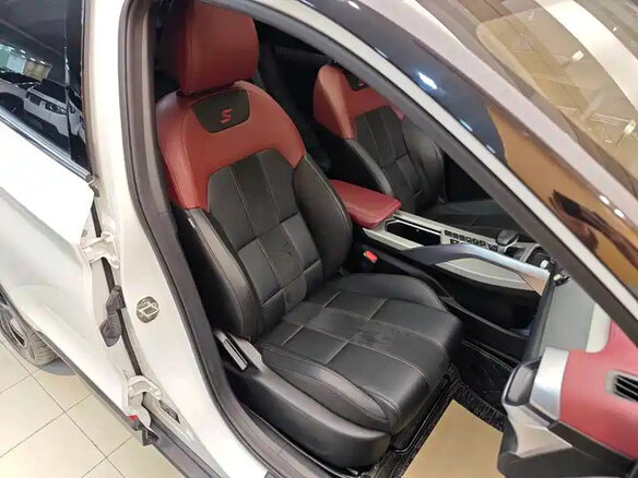 2021 Geely Binyue I Рестайлинг, белый - вид 28
