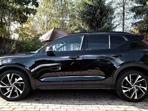2018 Volvo XC40 I, чёрный, 2650000 рублей - вид 3