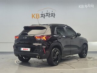 2023 Chevrolet TrailBlazer III, чёрный, 1730020 рублей, вид 3