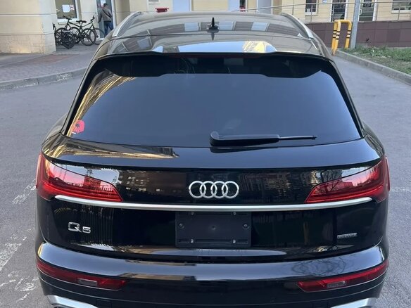 2022 Audi Q5 45 TFSI II (FY) Рестайлинг, чёрный, 3800000 рублей - вид 2