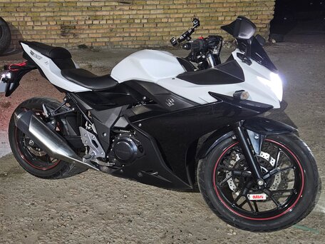 2017 Suzuki GSX-R 250, белый, 370000 рублей, вид 1