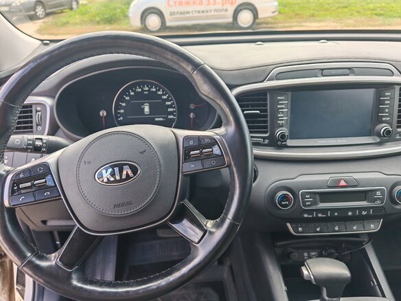 2018 Kia Sorento III Prime Рестайлинг, белый, 2600000 рублей - вид 10