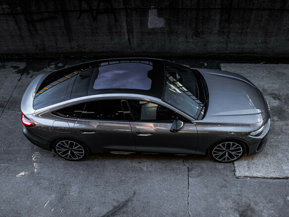 2025 Audi A5 L Sportback III (B10), серый, 5690000 рублей - вид 3