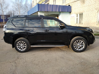 2017 Toyota Land Cruiser Prado 150 Series Рестайлинг 1, чёрный, 5950000 рублей, вид 2