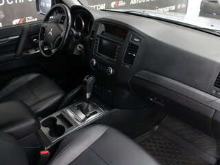 2011 Mitsubishi Pajero IV, серый, 1783000 рублей, вид 5