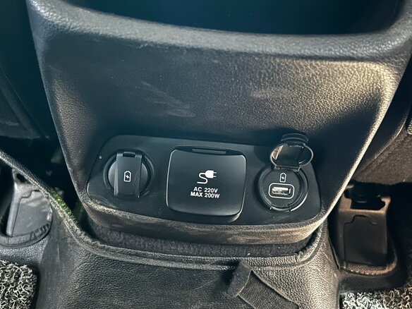 2018 Hyundai Santa Fe IV, серый, 1650000 рублей - вид 16