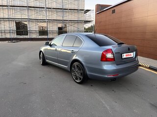 2009 Skoda Octavia DSG7 II (A5) Рестайлинг, серый, 700000 рублей, вид 4
