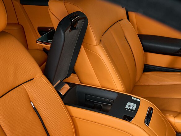 2024 Rolls-Royce Phantom VIII Рестайлинг (Series II), чёрный, 57000000 рублей - вид 25