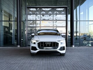 2022 Audi Q8 45 TDI I (4M), белый, 6390000 рублей, вид 2