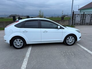 2010 Ford Focus II Рестайлинг, белый, 750000 рублей, вид 2