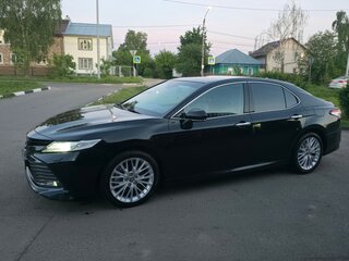 2020 Toyota Camry VIII (XV70), чёрный, 3590000 рублей, вид 3