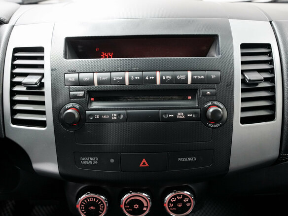 2010 Mitsubishi Outlander II Рестайлинг, серебристый, 1210000 рублей - вид 17
